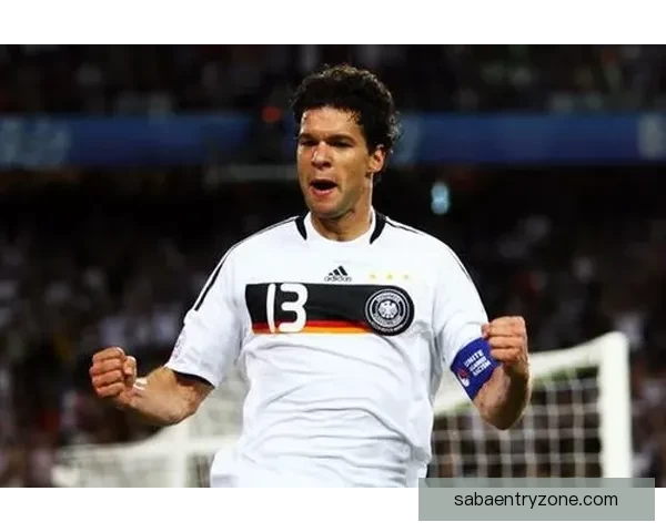 B费因接球受阻对裁判怒吼宣泄激烈不满情绪